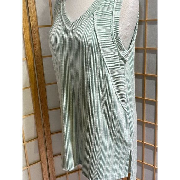 NineXIS Sm Sleeveless Blouse  - Picture 8 of 12